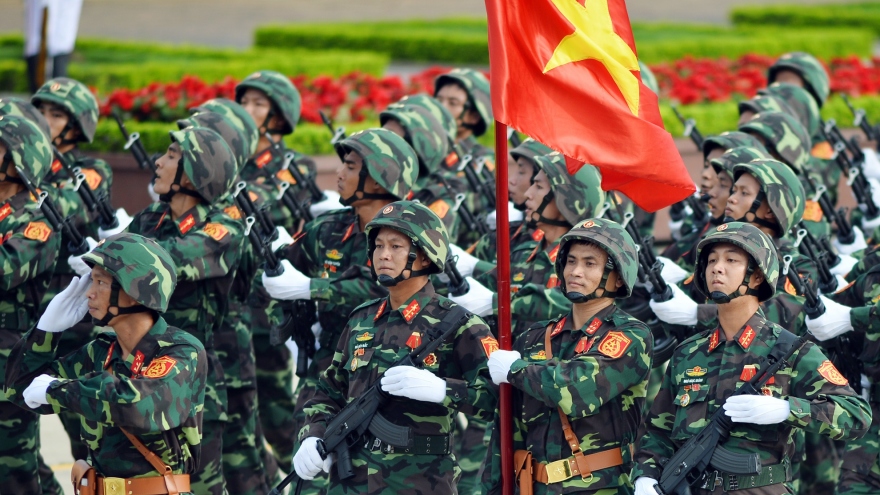 Bài học từ CM Tháng Mười: Giữ vững vai trò lãnh đạo của Đảng với quân đội